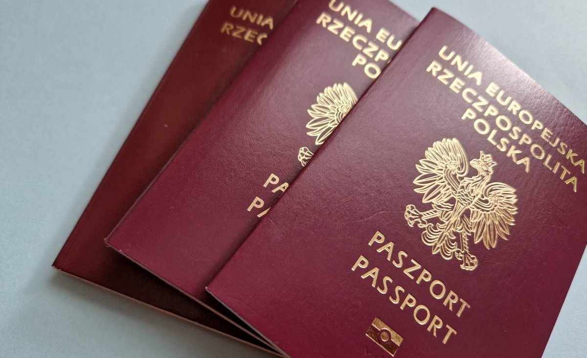 Nowe zasady składania wniosków paszportowych dla nieletnich do 12 roku życia