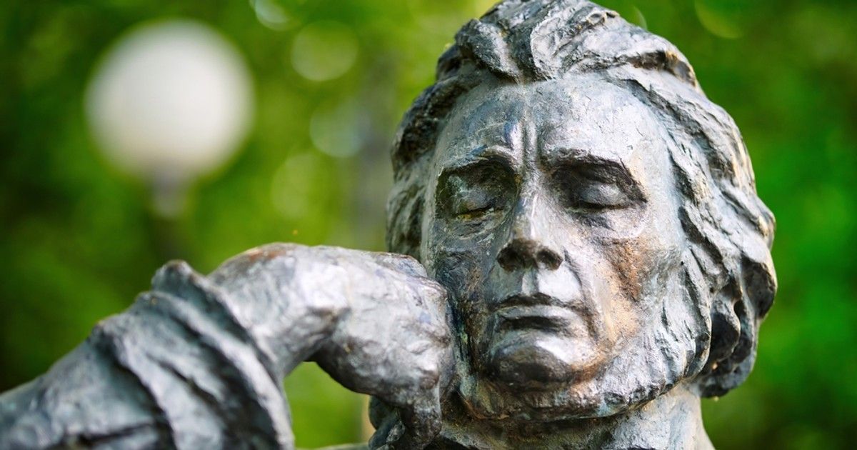 Co Polacy robili w Italii? Italia jako cel podróży dziesięciu wybranych polskich poetów i artystów.